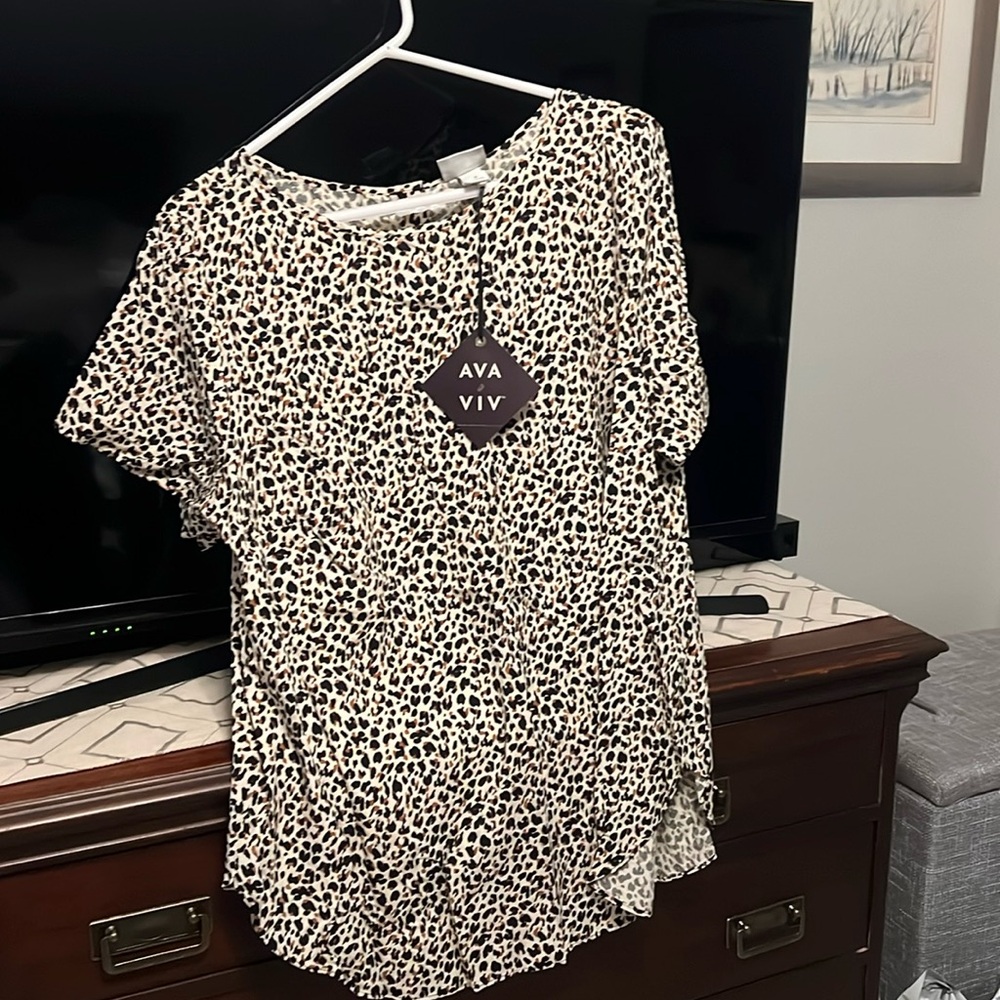Short sleeve leopard print top